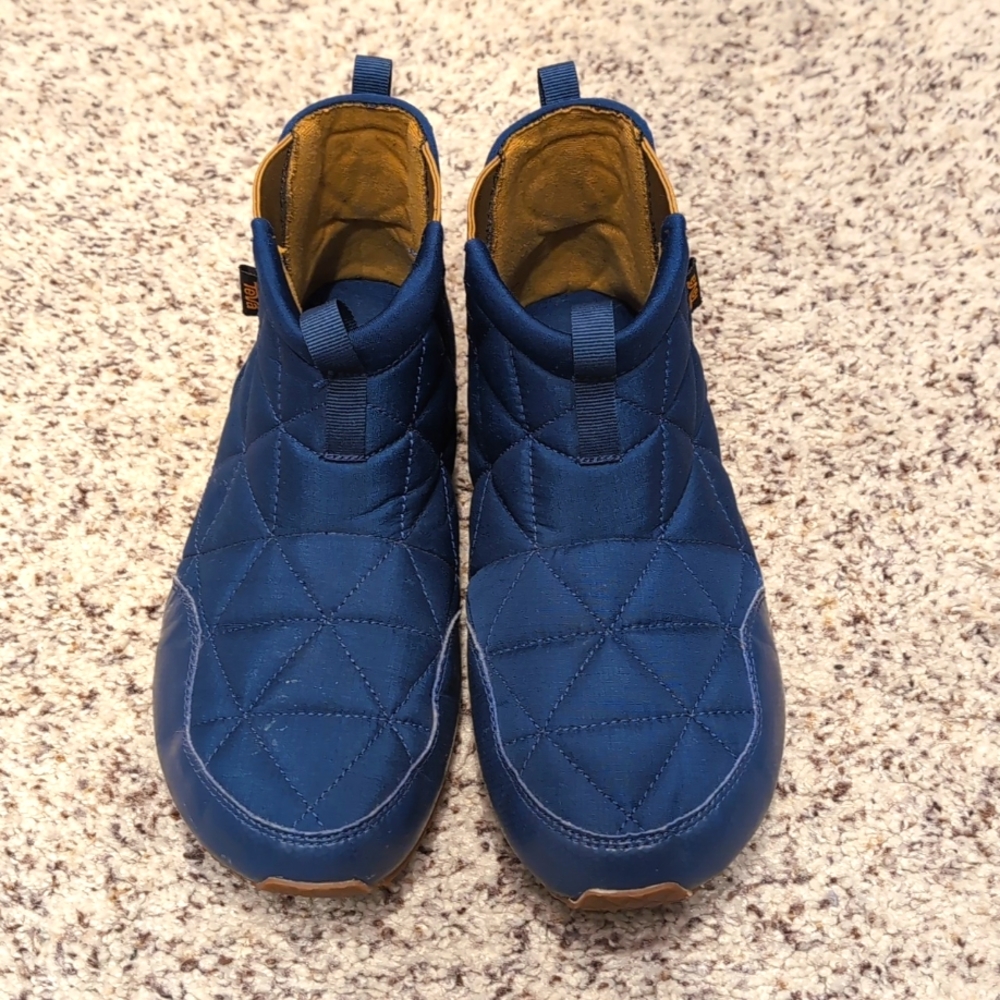 Teva Ember Mid Boot kid size 6